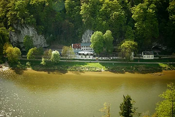 Kelheim-EinsiedeleiKlösterl-Donau-Sehenswürdigkeit- TourismusverbandImLandkreisKelheime.V.