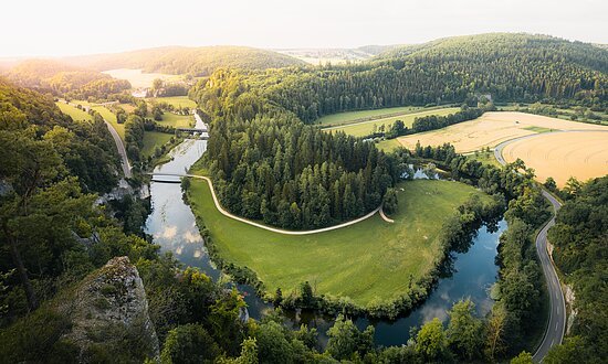 Sigmaringen-Teufelslochfelsen-Donau-Sehenswürdigkeit-LongNongHuang Social Media Reise 2022, Donaubergland - 'Die Junge Donau - Wandern zwischen Felsen & Tälern', Creator Long-Nong Huang (@long.explorer), keine Copyrightangabe notwendig