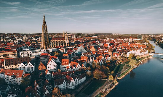 Ulm-Luftansicht1-Donau-Landschaft-JohannesGlöggler