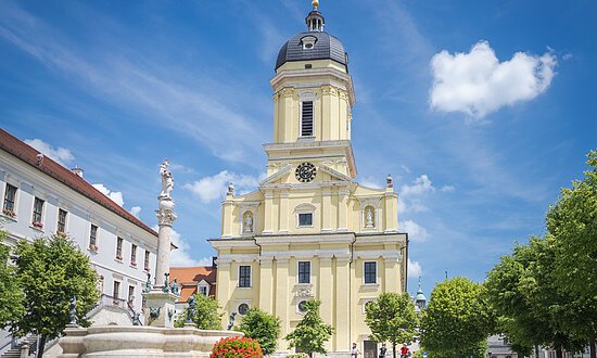 Neuburg-Karlsplatz-Donau-Sehenswürdigkeit-DietmarDenger Am Karlsplatz